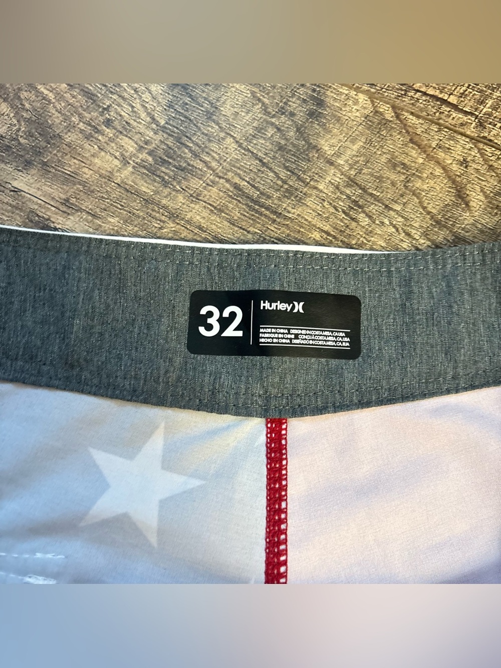 Men’s Hurley American Flag swim trunks - Picture 4 of 6